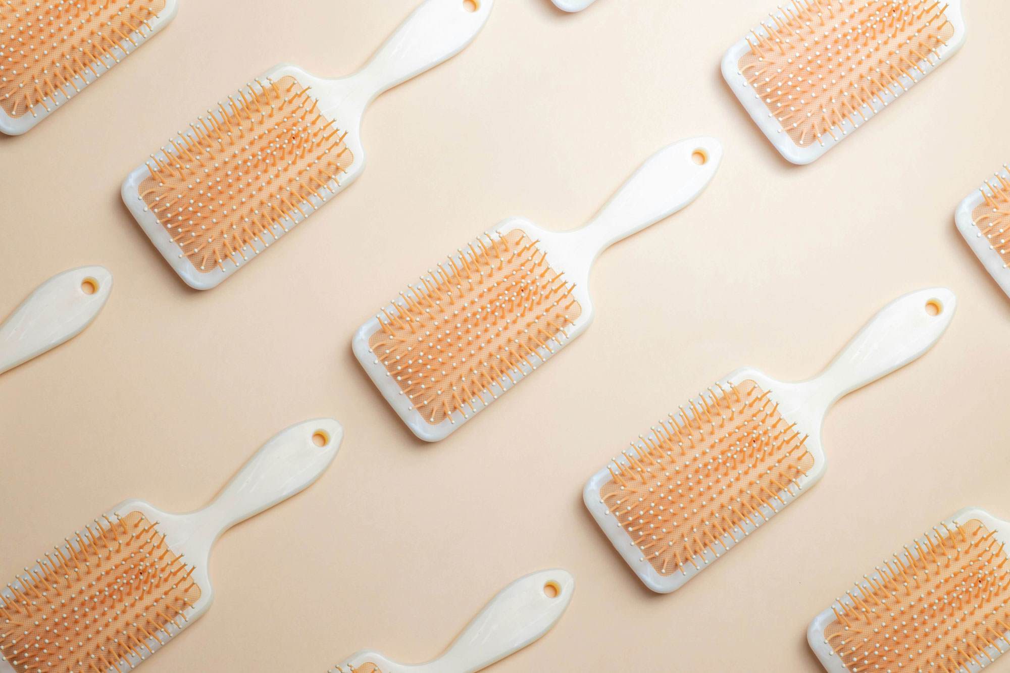 白いパドルブラシを並べて形成されたパターン画像