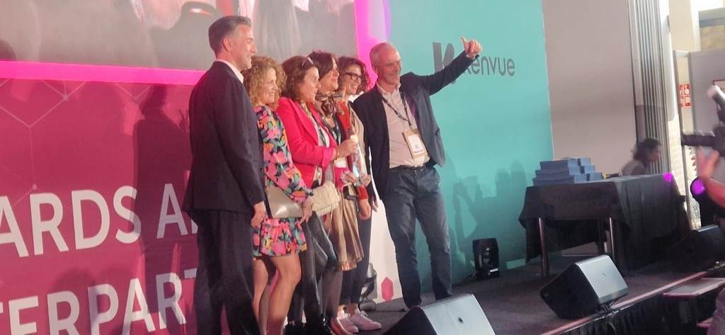 The Croda Beauty team on stage at in-cosmetics Global 2025 receiving the Kenvue Trusted Science Award at in-cosmetics Global 2025 for Luceane™