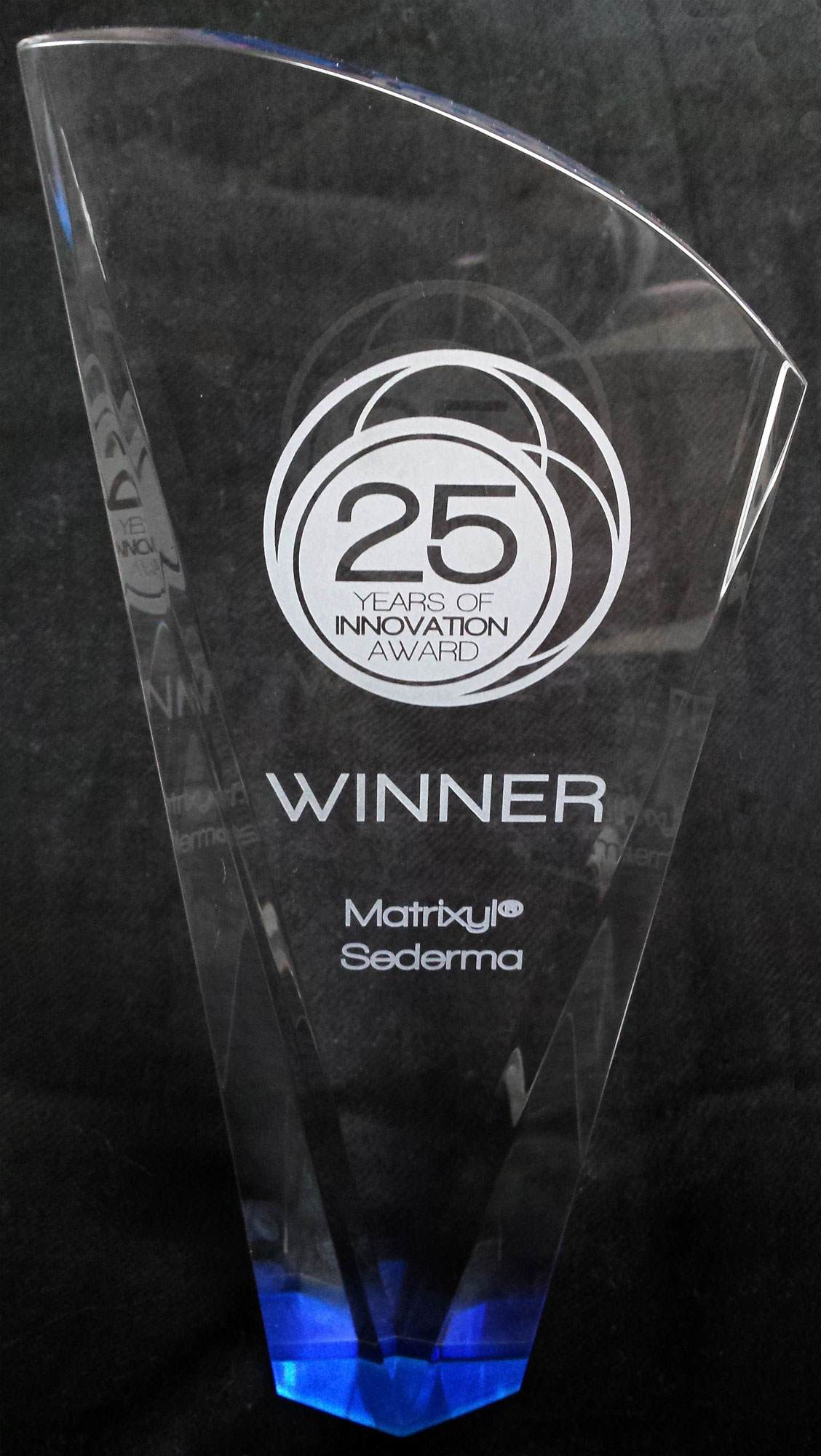 Image of the trouphe of the winner of ‘25 Years of Innovation Award’ in 2015